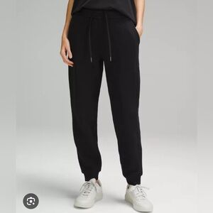LULULEMON scuba high rise jogger, black, size 12 NWT
